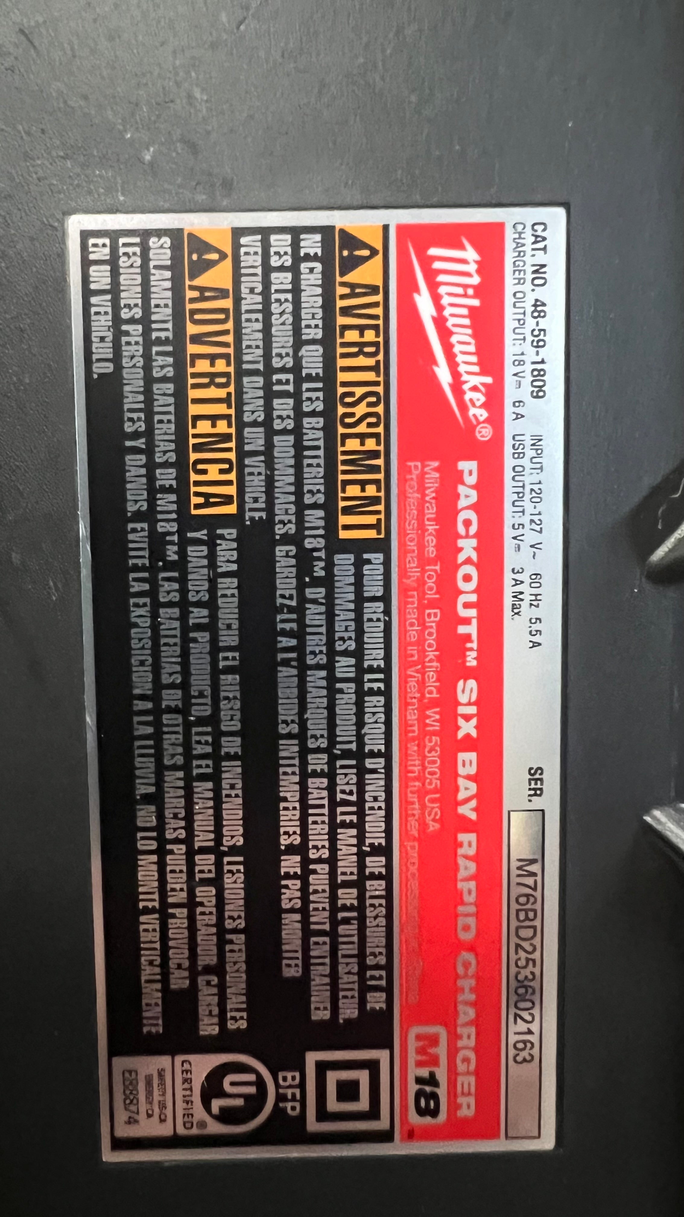 Milwaukee M18 Packout Charger-6 bay