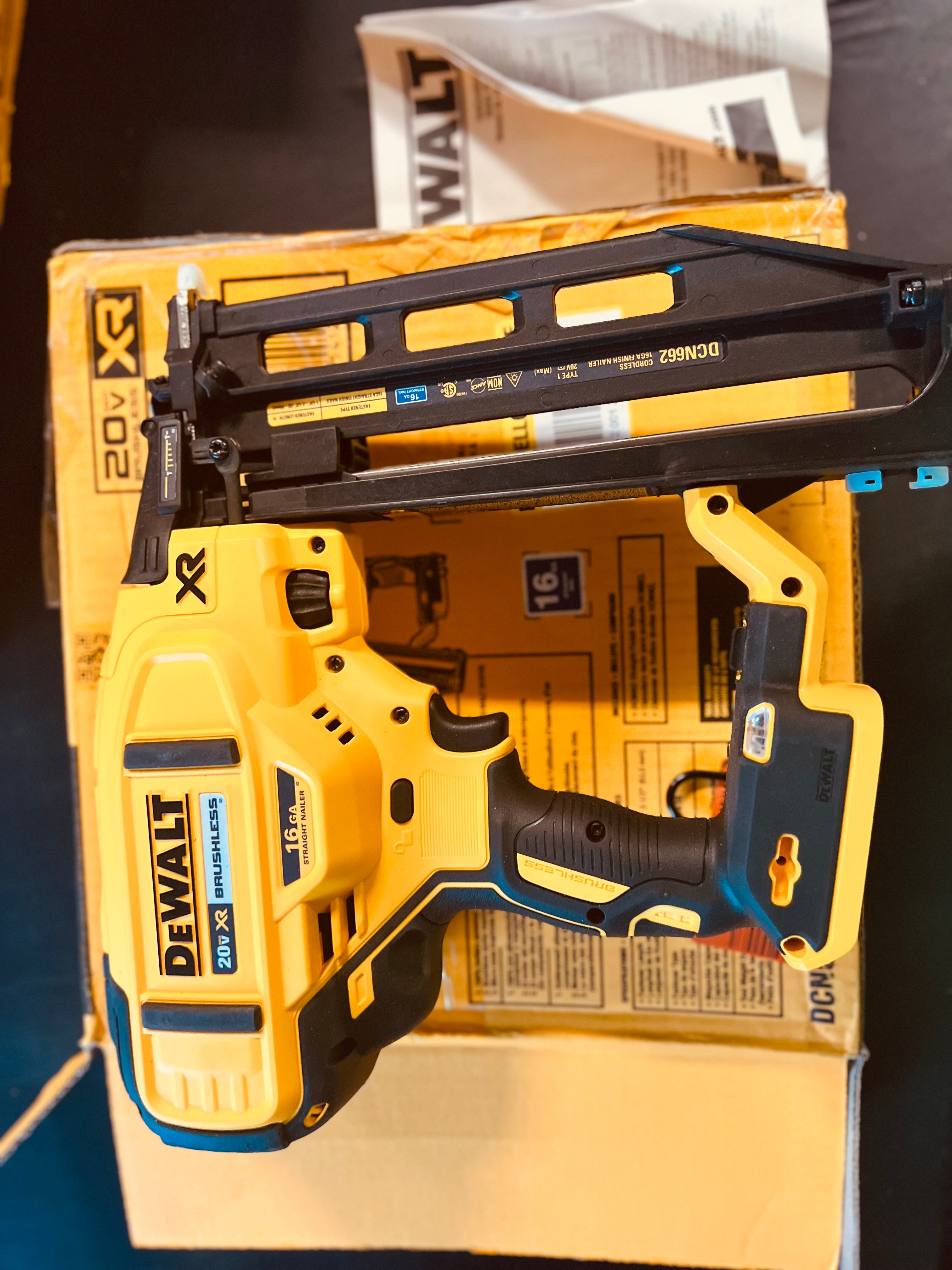Dewalt DCN662B 16GA straight finish nailer