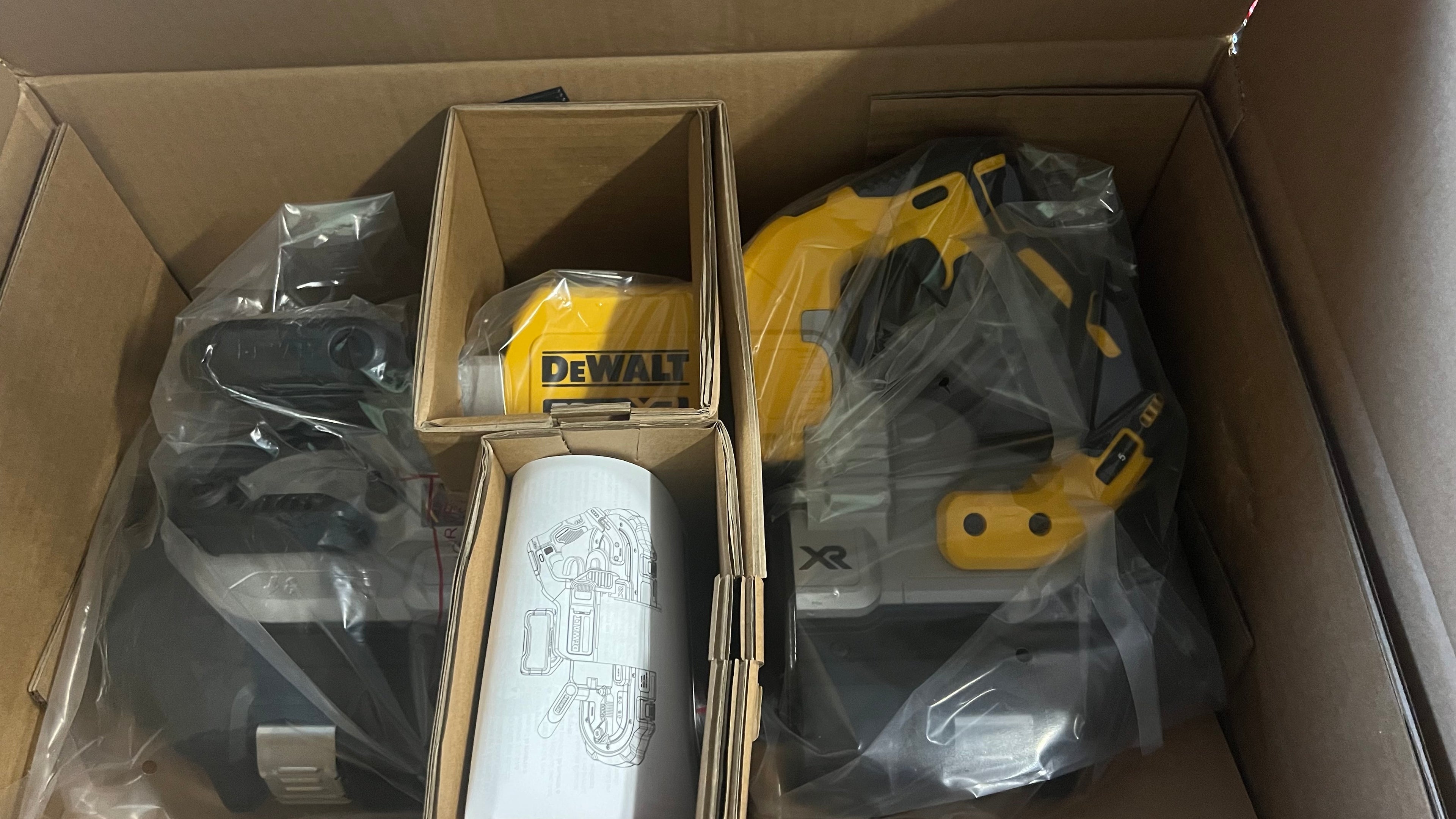 Dewalt 20V MAX XR Brushless DCS374b Band Saw