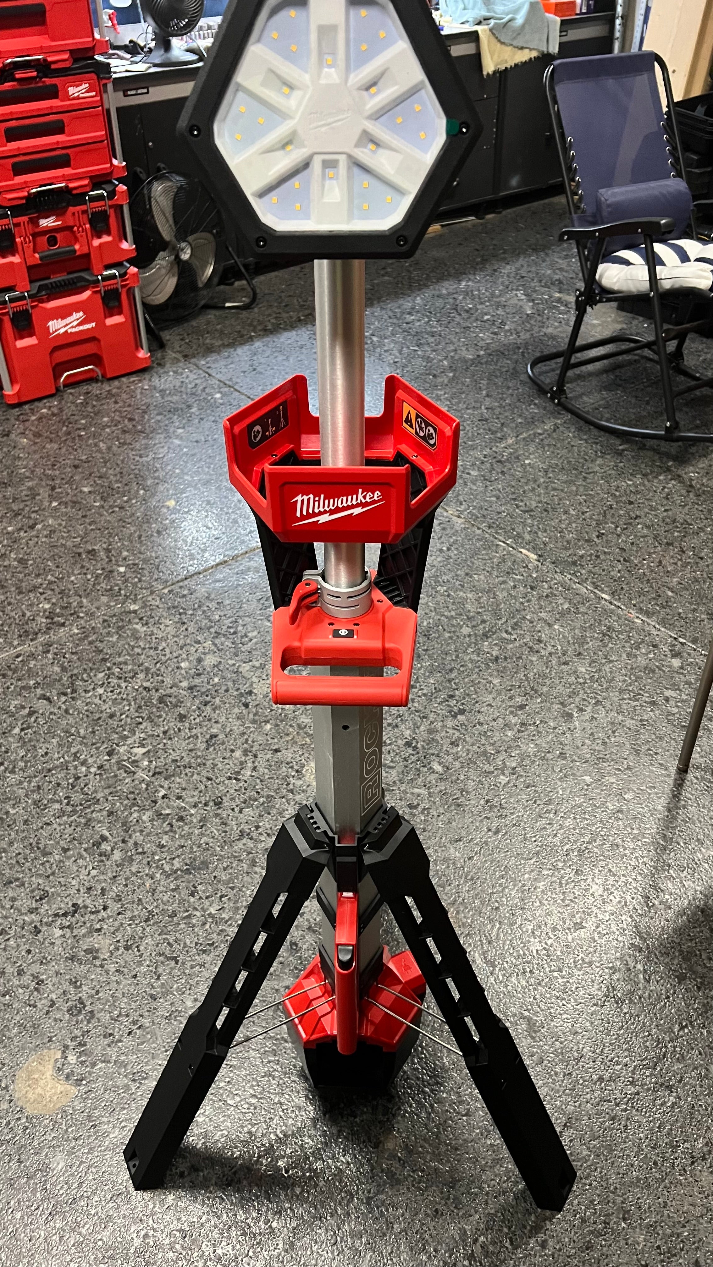 Milwaukee M18 Rocket Tower Light