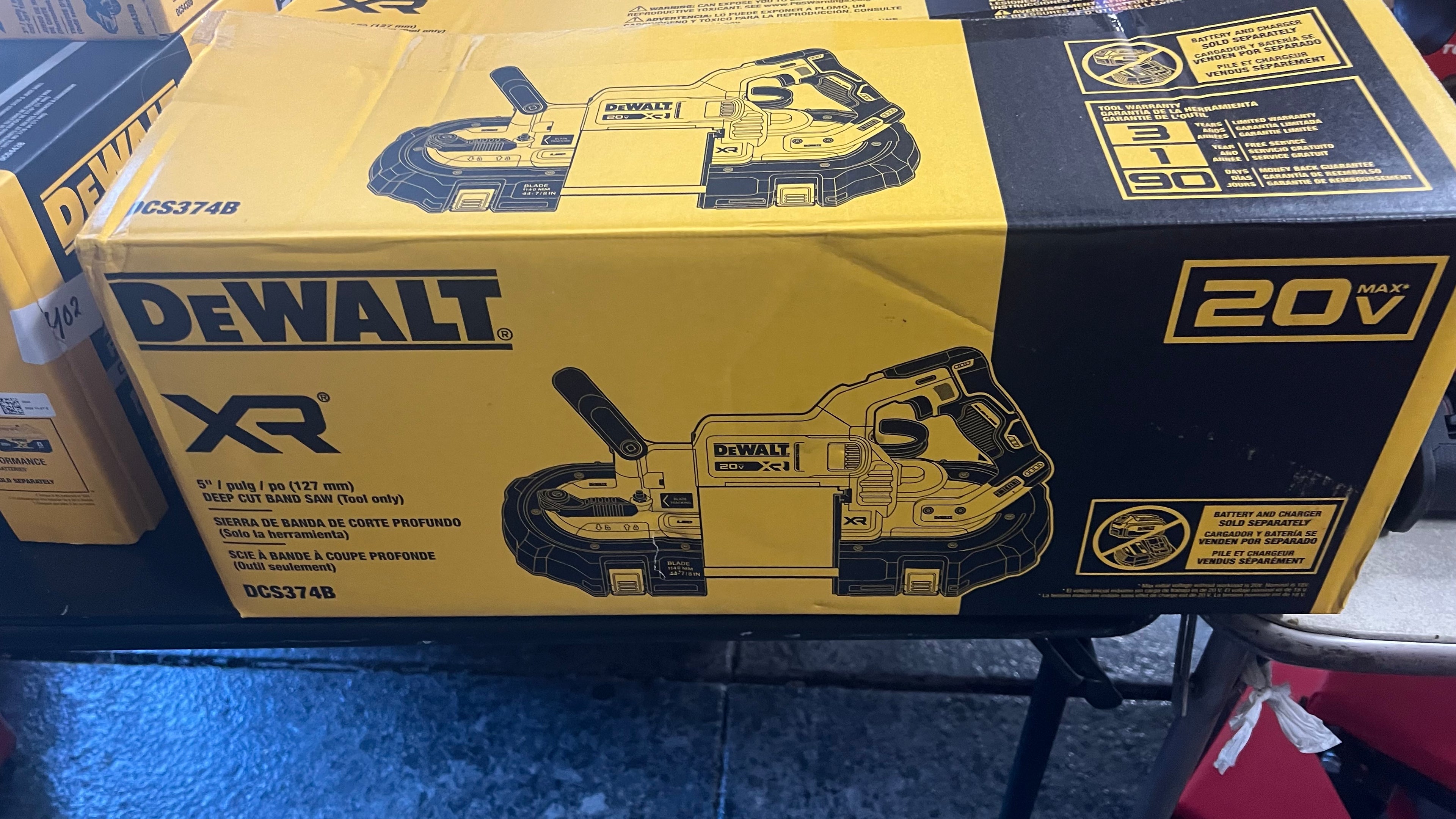 Dewalt 20V MAX XR Brushless DCS374b Band Saw