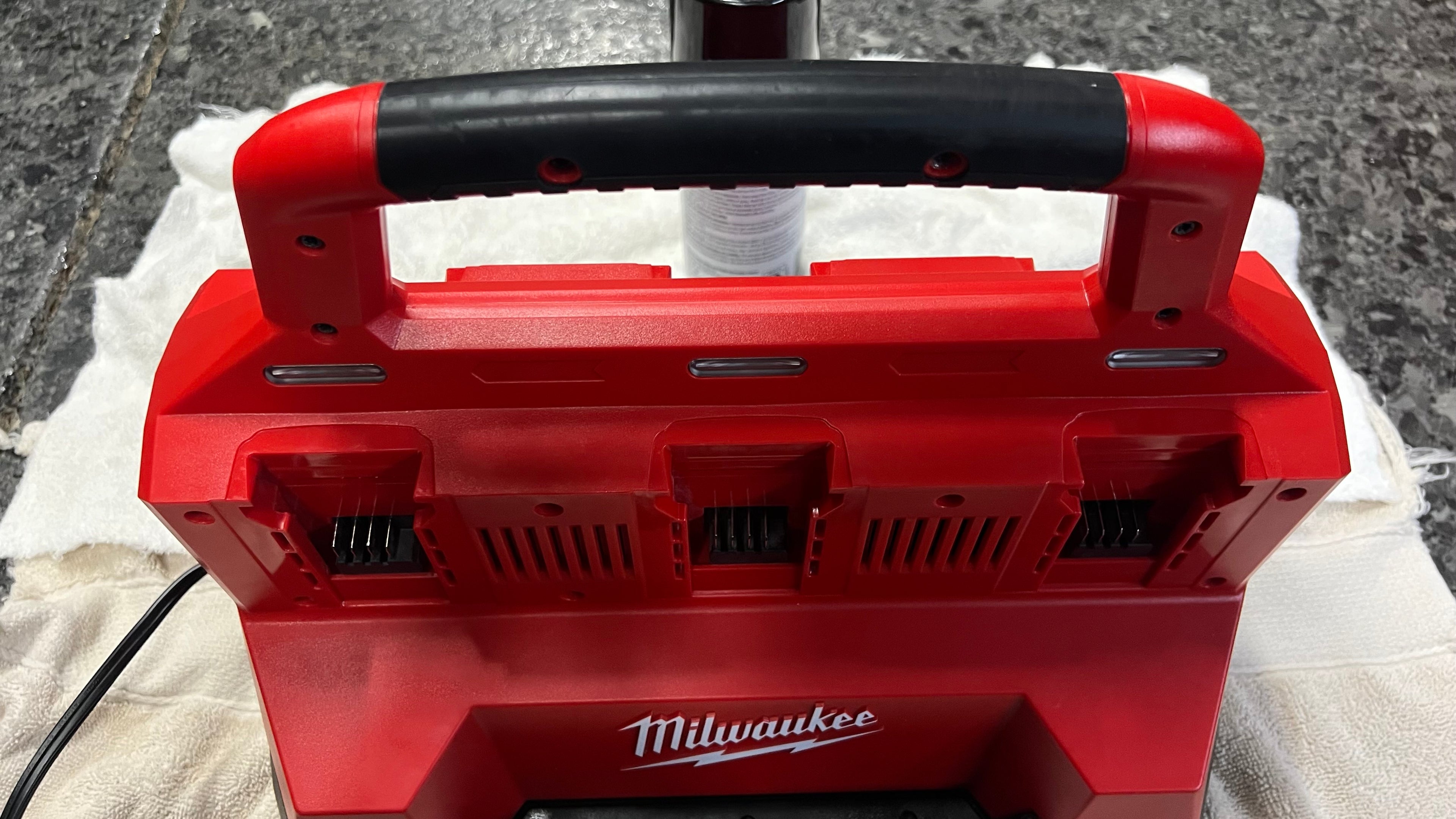 Milwaukee M18 Packout Charger-6 bay