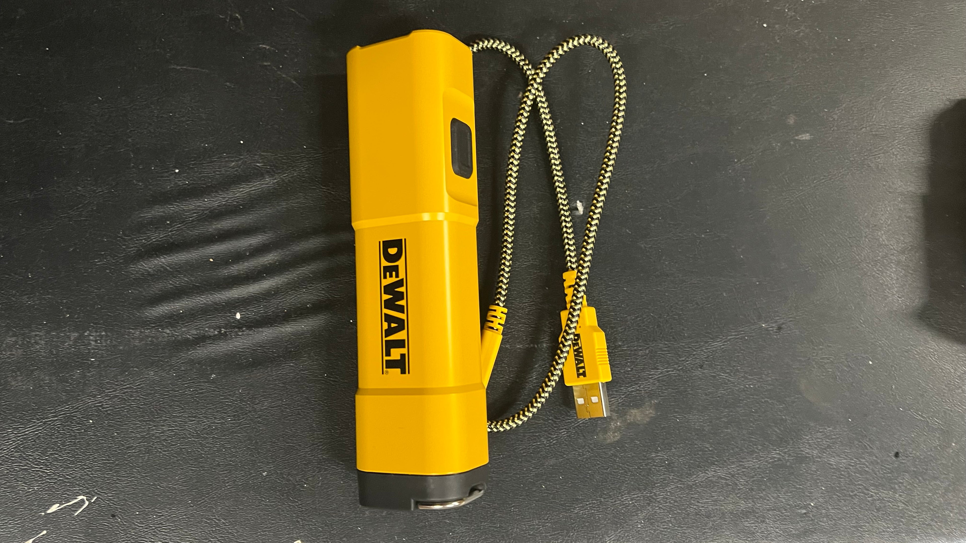 Dewalt DCL183 rechargeable LED flashlight ￼