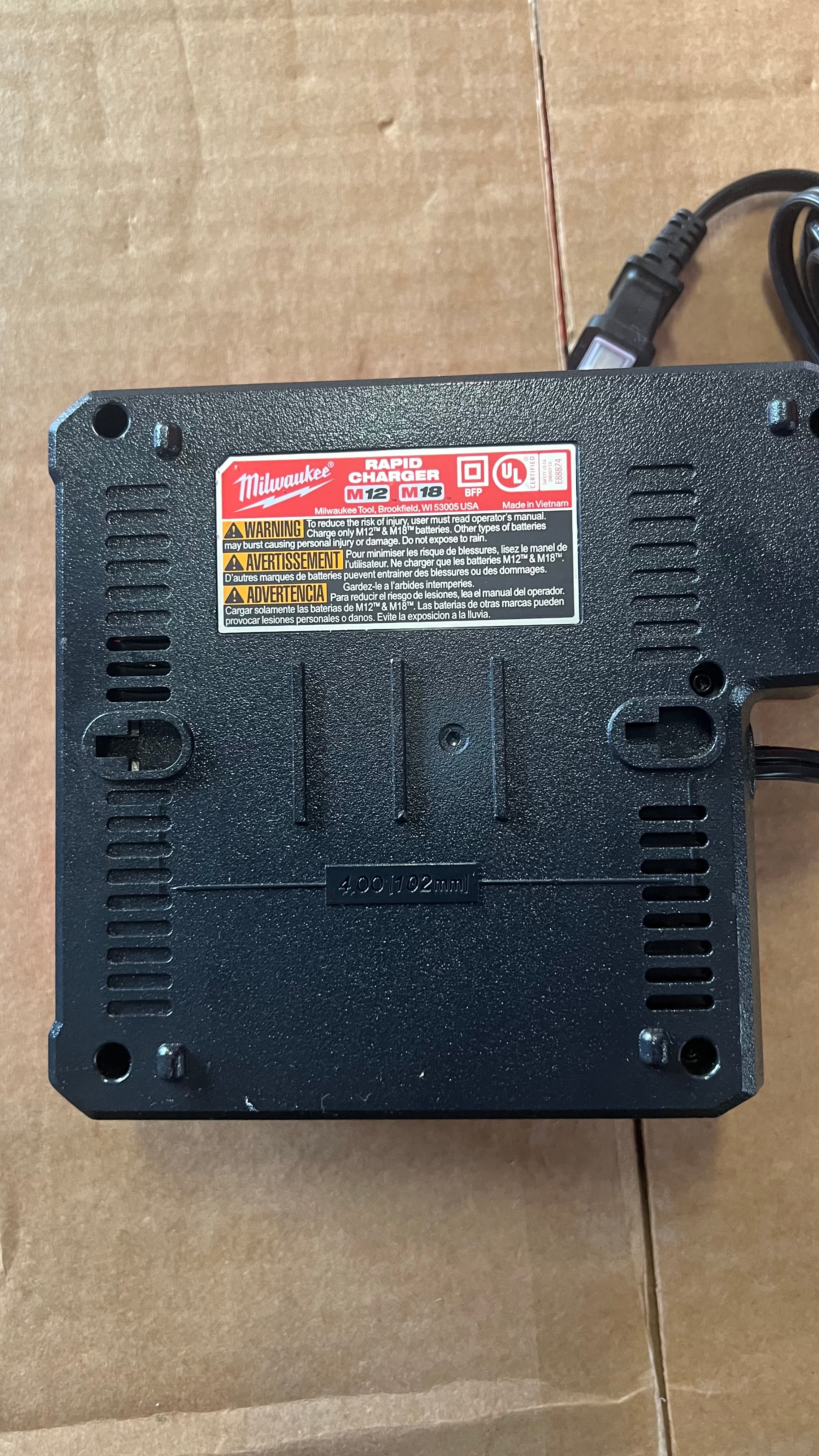 Milwaukee M12/M18 rapid battery charger