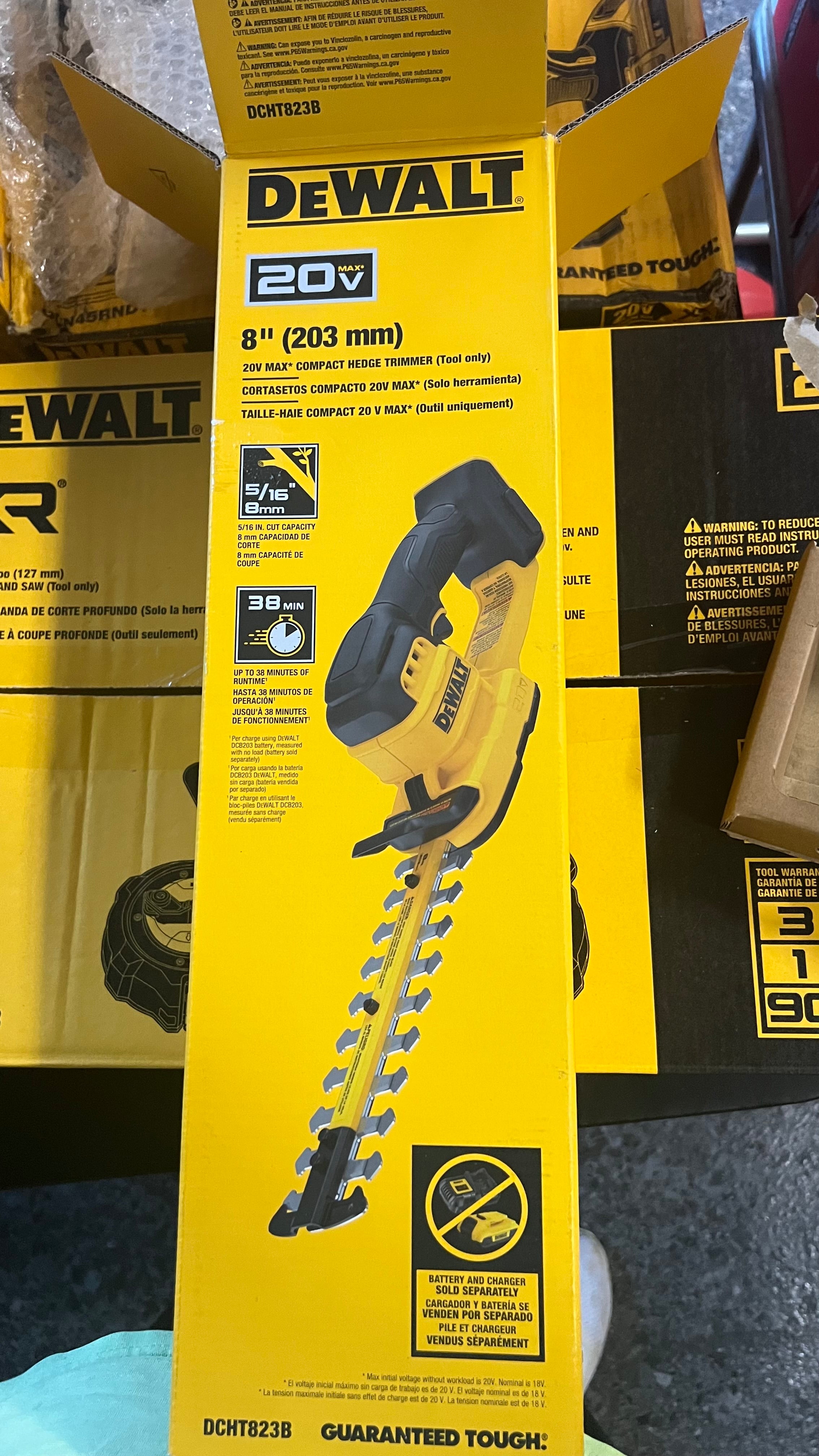Dewalt DCHT823B 8” hedge trimmer