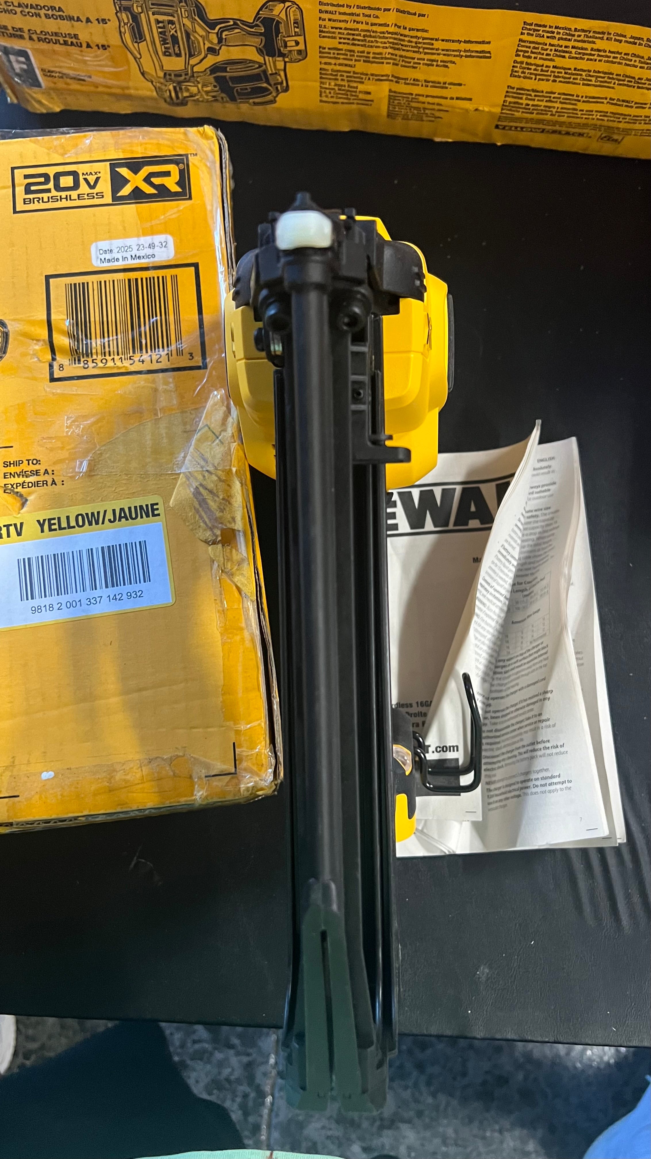 Dewalt DCN662B 16GA straight finish nailer
