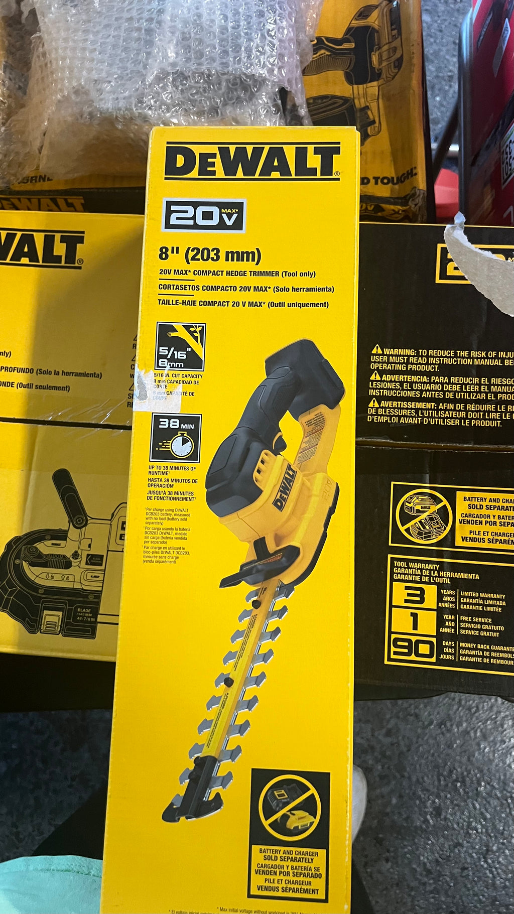 Dewalt DCHT823B 8” hedge trimmer