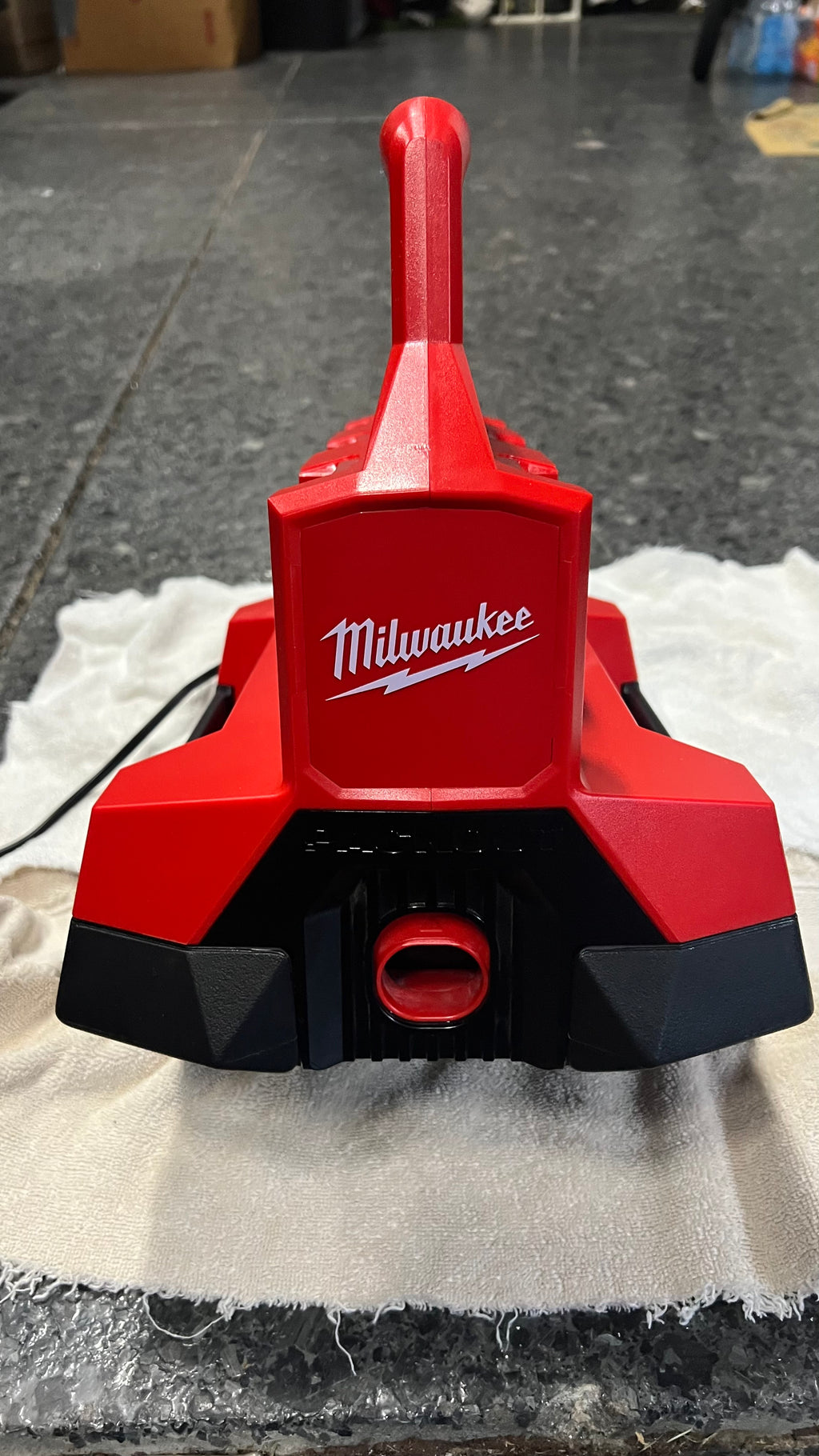 Milwaukee M18 Packout Charger-6 bay