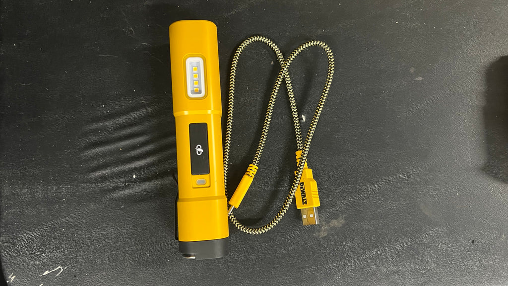 Dewalt DCL183 rechargeable LED flashlight ￼