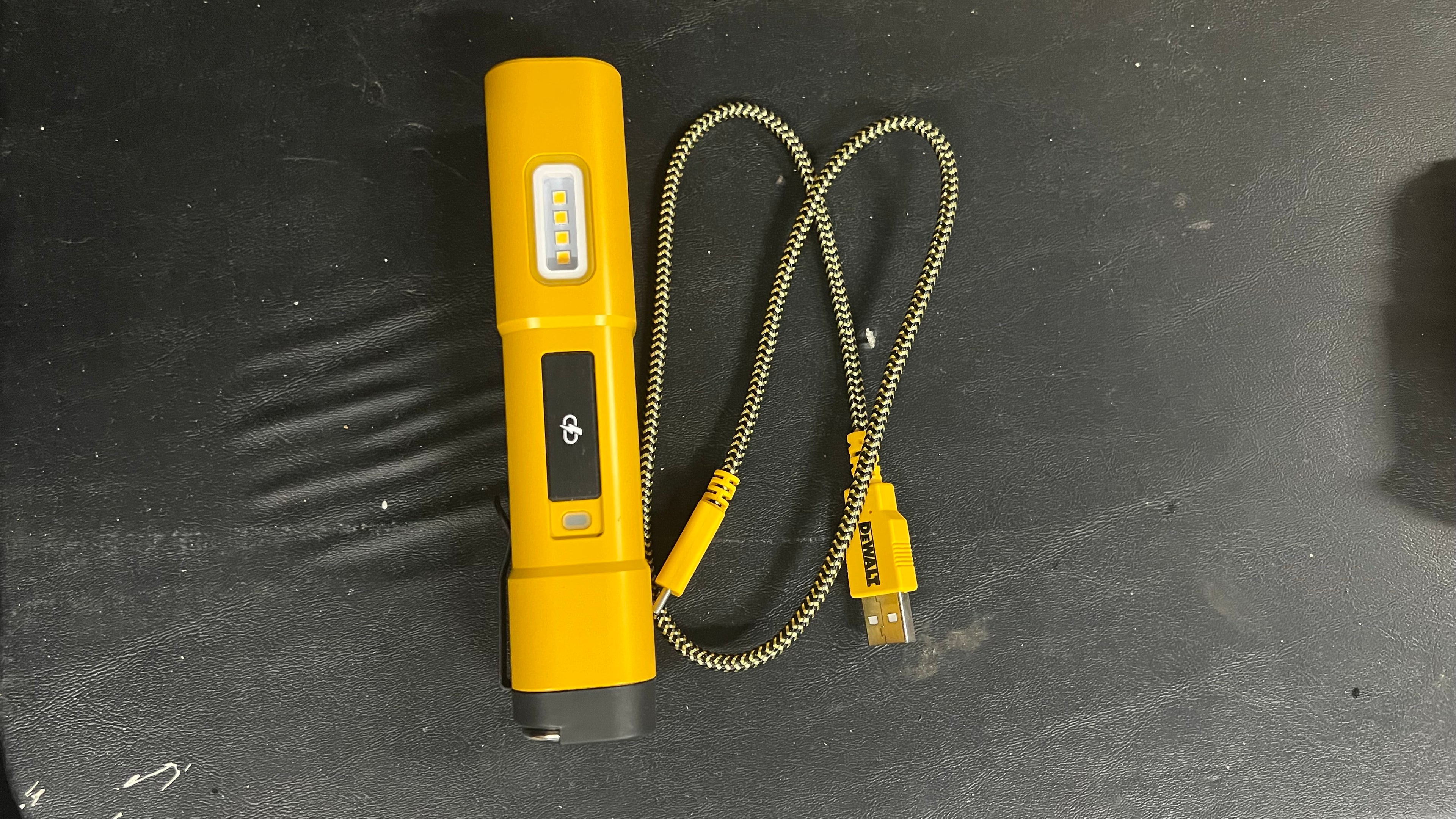 Dewalt DCL183 rechargeable LED flashlight ￼
